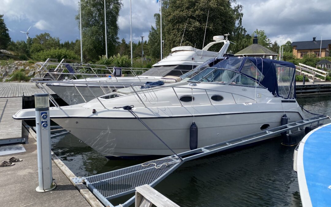 Regal 272 Commodore