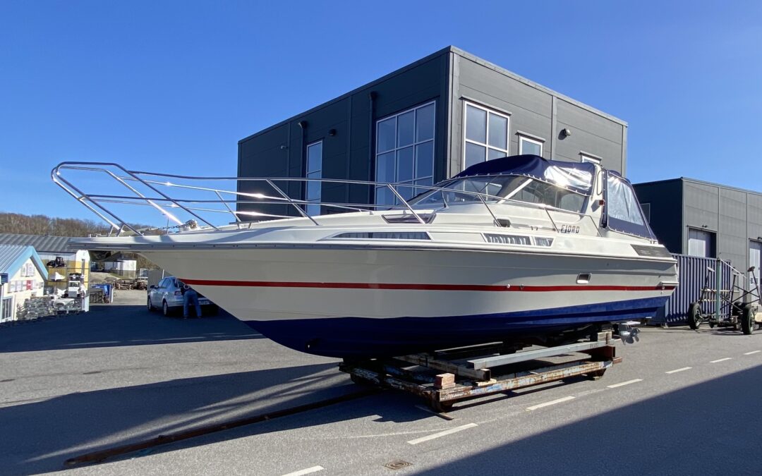 Fjord Dolphin 975