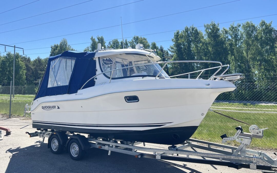 Quicksilver Pilothouse 640