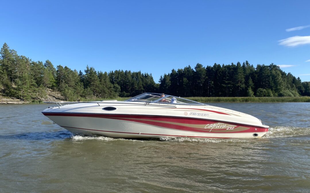 Rinker Captiva 232