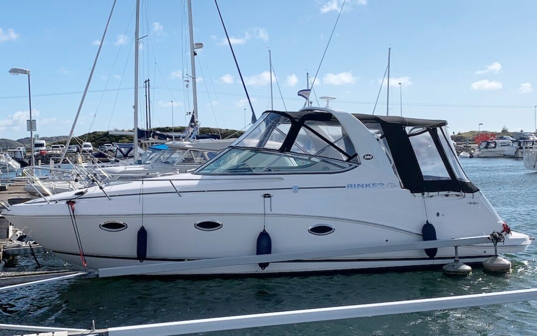 Rinker 280 Express Cruiser